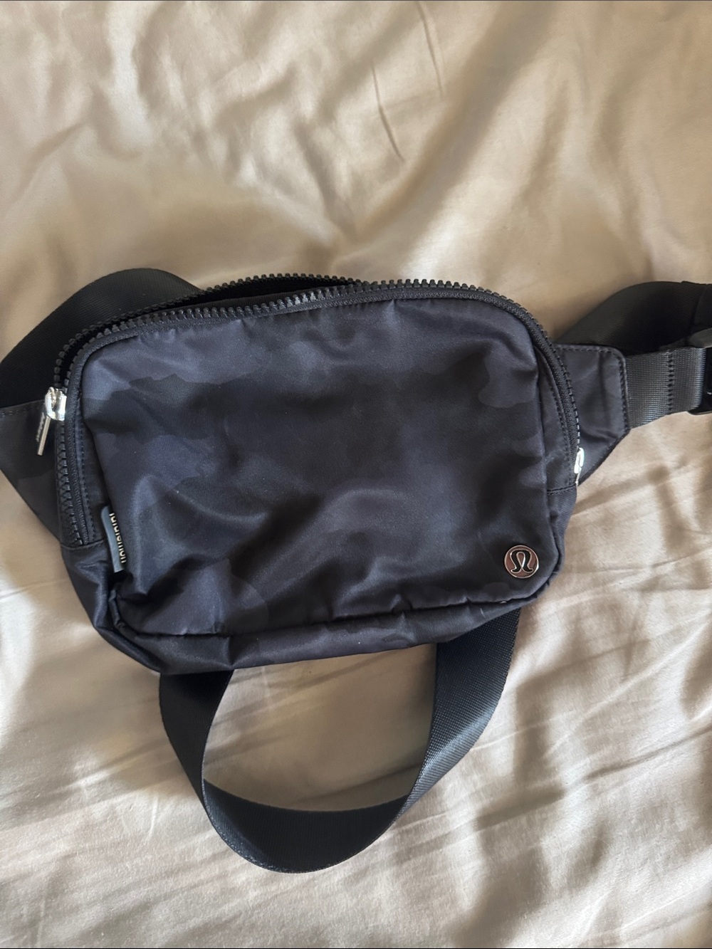 lululemon athletica Black Camo — Compact Everyday Belt Bag